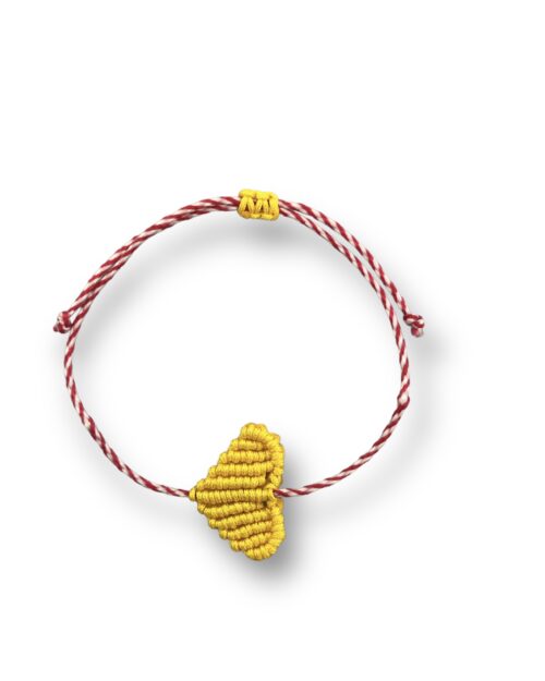 Μάρτης με καρδιά macrame