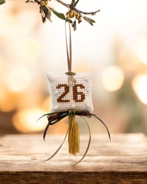 Γούρι κεντημένο 26