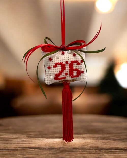 Γούρι κεντημένο 26