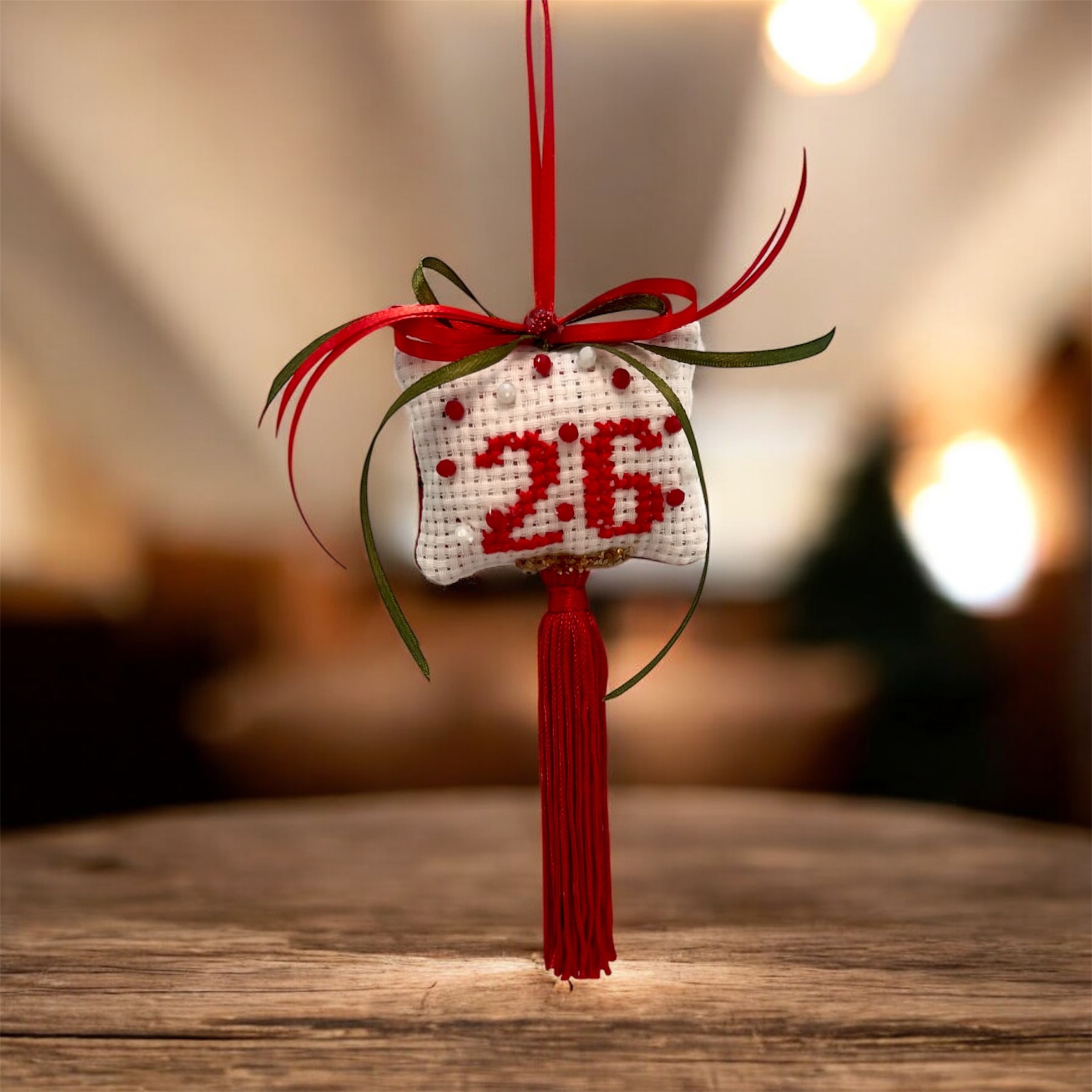 Γούρι κεντημένο 26