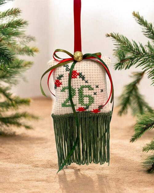 Γούρι κεντημένο 26