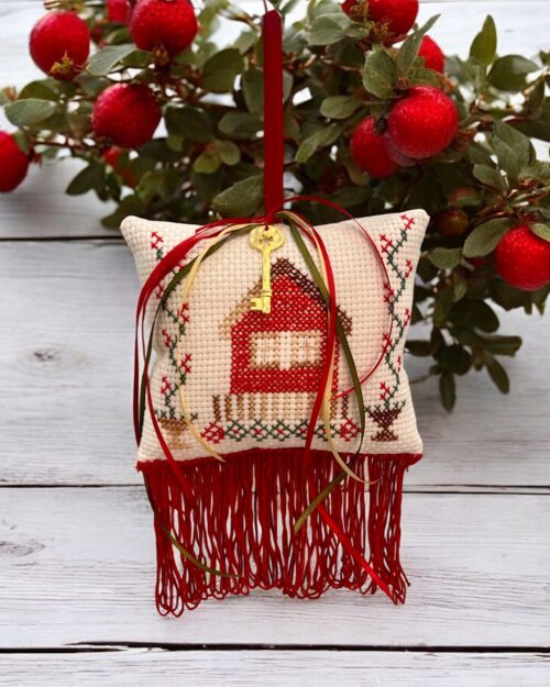 Γούρι κεντημένο σπιτάκι