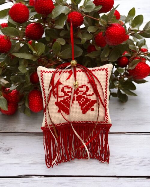 Γούρι κεντημένες καμπανούλες