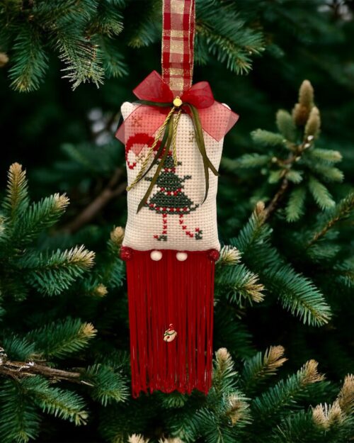 Γούρι κεντημένο δεντράκι