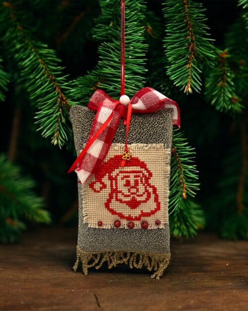 Γούρι κεντημένος Άγιος Βασίλης