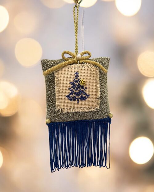 Γούρι κεντημένο δέντρο