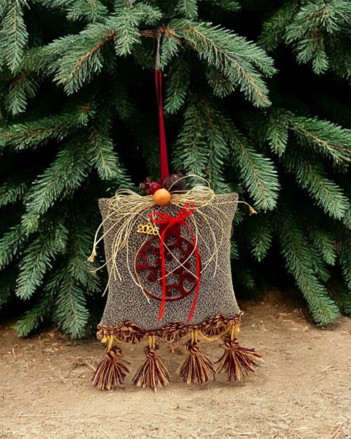 Γούρι με χριστουγεννιάτικη μπάλα